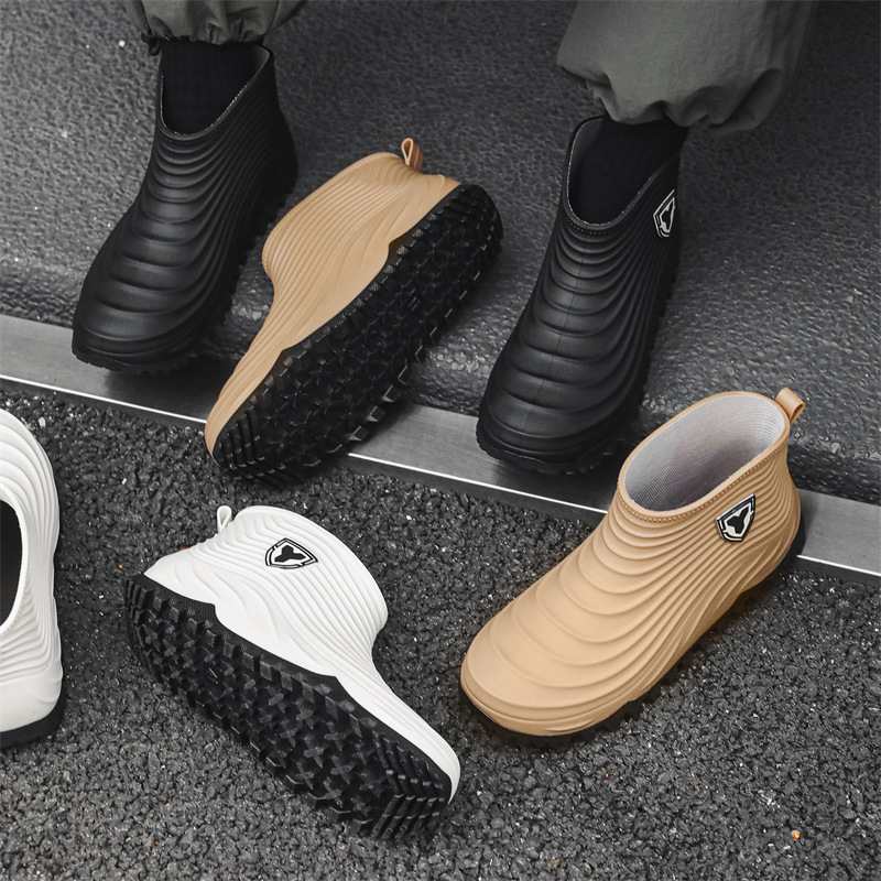 Mens Fashion Zapatos - รองเท้ากันฝนผู้ชาย แฟชั่น กันน้ำ กันลื่น รองเท้าบูทกันฝนแบบสั้นสำหรับฤดูหนาว รองเท้าตกปลา