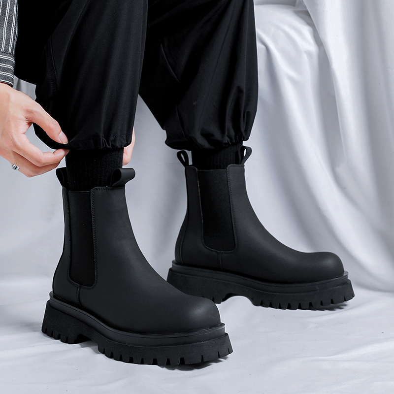 รองเท้าบูทหุ้มข้อสูงสีดำรุ่นปี - Chelsea Boots Men บทวิจารณ์และราคา