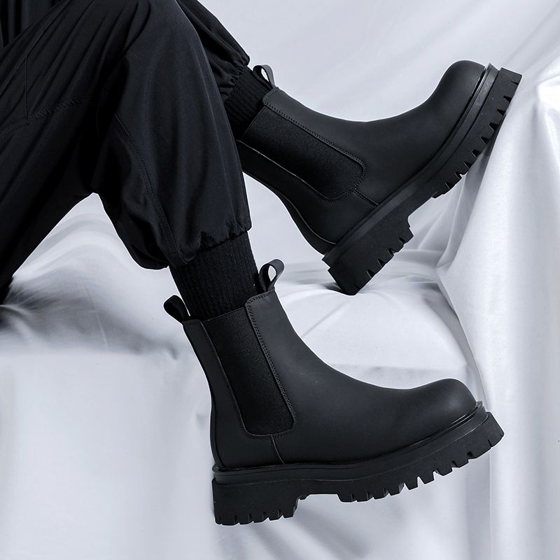 รองเท้าบูทหุ้มข้อสูงสีดำรุ่นปี - Chelsea Boots Men บทวิจารณ์และราคา